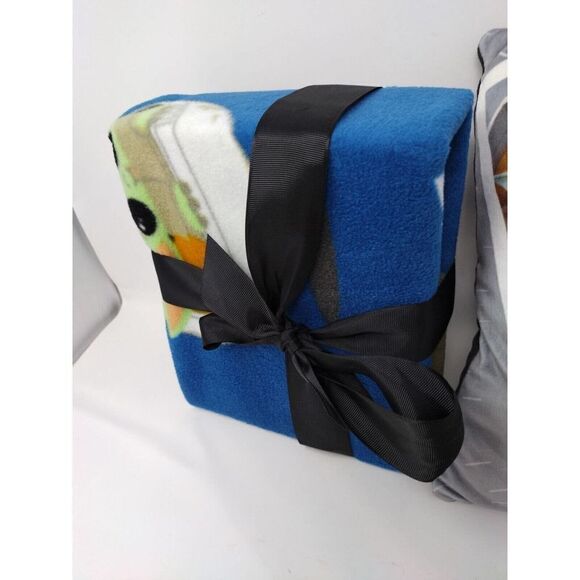 Star Wars the Mandalorian The Child Squishy Pillow and Blue Soft Cozy Blanket - Picture 4 of 5